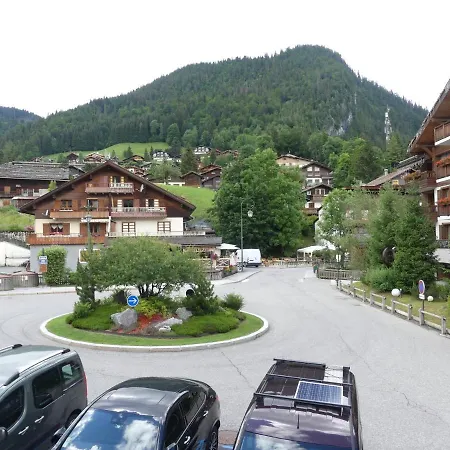 Riviera 1 4 Pers Skis Aux Pieds * La Clusaz